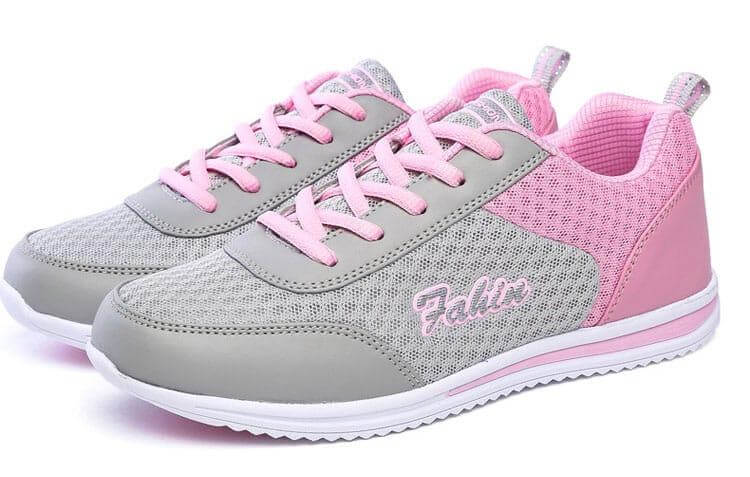 Sepatu sport wanita 